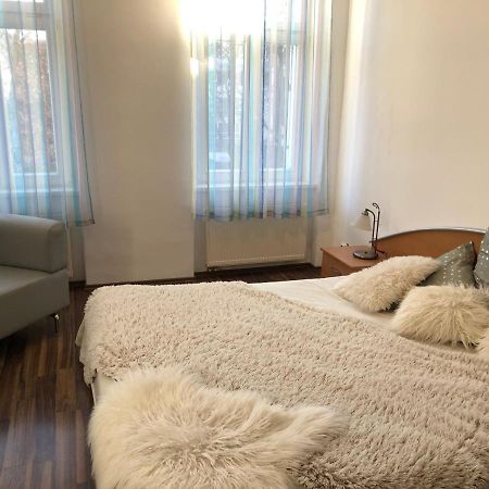Apartmany Galeta Κάρλοβι Βάρι Εξωτερικό φωτογραφία