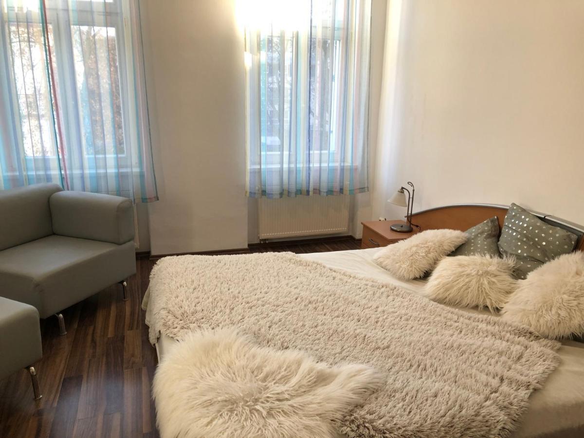 Apartmany Galeta Κάρλοβι Βάρι Εξωτερικό φωτογραφία