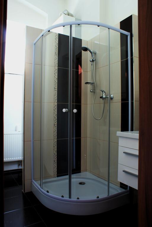 Apartmany Galeta Κάρλοβι Βάρι Εξωτερικό φωτογραφία