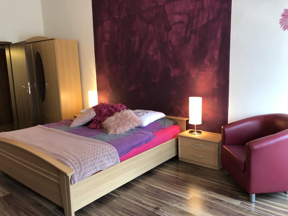 Apartmany Galeta Κάρλοβι Βάρι Εξωτερικό φωτογραφία